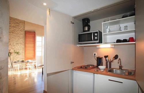 Quartier Administrations Apartment | Climatisation. Studio Équipée proche des Arènes