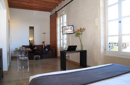Quartier Administrations Apartment | Climatisation. Studio Équipée proche des Arènes