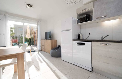Valras-Plage Apartment | Coastal Comfort in Valras-Plage