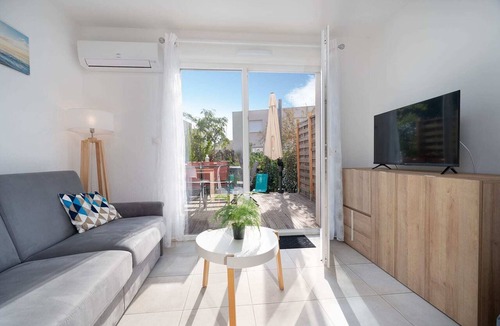 Valras-Plage Apartment | Coastal Comfort in Valras-Plage