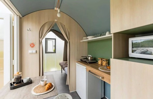 Saint-Jouan-des-Guerets Cabin | Coco Sweet 2 Rooms 2/4 People* Without sanitary facilities