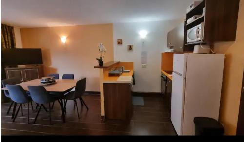 Jausiers Apartment | Cocon cosy et spa au Château des Magnans Jausiers