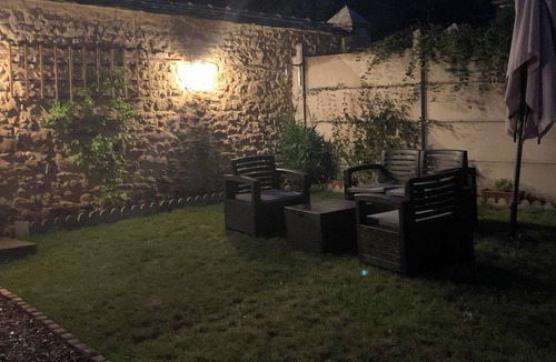 Villeblevin House | Cocoon House – Private Garden & Exposed Beams – Peaceful Retreat 1h from Paris