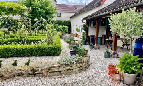 Puits-et-Nuisement Apartment | Coin Perdu Chambre d hôte B&B