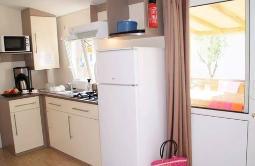 Beynes House | Colorado Comfort 3-room mobile home, sleeps 4–6, air-conditioned