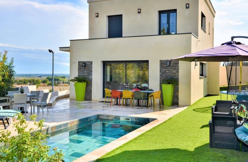 Bezouce House | Come to this beautiful vacation home with private, out of sight pool, near Nîmes and the Pont du Gar