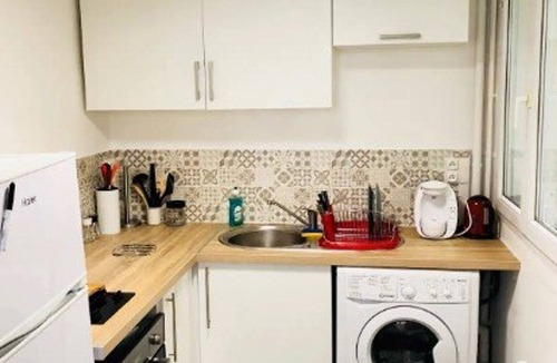 Cernay Apartment | Comfort in Reims: Internet Access, Cozy