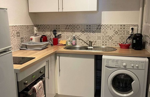 Cernay Apartment | Comfort in Reims: Internet Access, Cozy