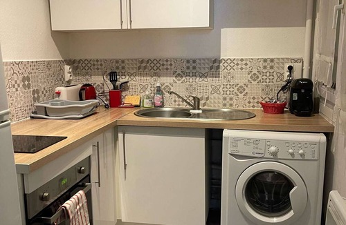 Cernay Apartment | Comfort in Reims: Internet Access, Cozy