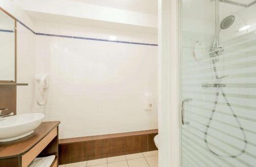 Idron Apartment | Comfort Suites Pau Idron