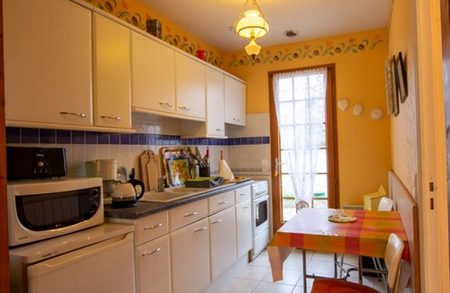 Le Change Cottage | Comfortable house near Périgueux with fireplace, garden, pets allowed