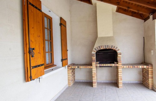 Le Change Cottage | Comfortable house near Périgueux with fireplace, garden, pets allowed