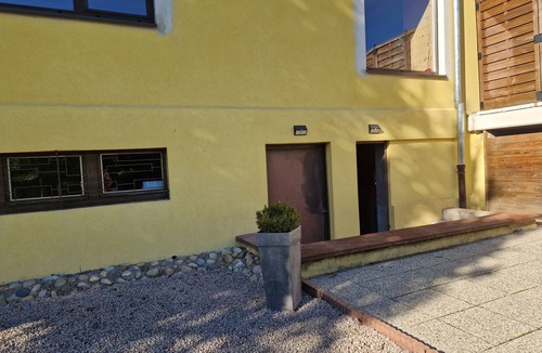 Saint-Philippe Apartment | COMFORTABLE ROOM WITH INDEPENDENT ENTRANCE