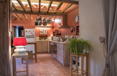 Saint-Cyr-les-Colons Cottage | Comfortable cottages in the village