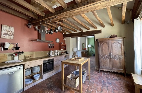 Saint-Cyr-les-Colons Cottage | Comfortable cottages in the village