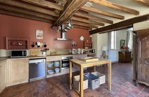 Saint-Cyr-les-Colons Cottage | Comfortable cottages in the village