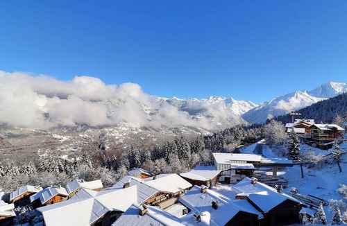 La Perriere Apartment | Comfortable 2-Room, Ski-In/Ski-Out, Close to Shops