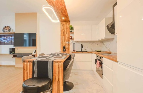 Notre-Dame du Mont Apartment | Comfortable apartment on the Cours Julien