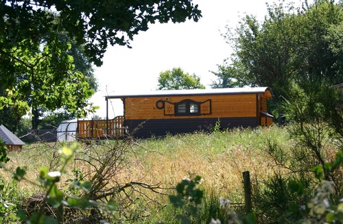 Talensac Cottage | Comfortable caravan at Ferme de Trénube between Rennes and Brocéliande