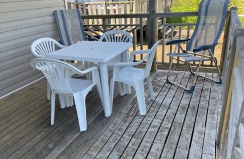 Banes House | Comfortable mobile home with terrace for 4 people