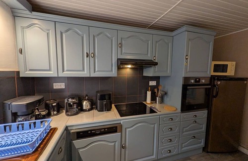 Tremonzey Cottage | Comfortable lodge in Vôge forest with WiFi and parking