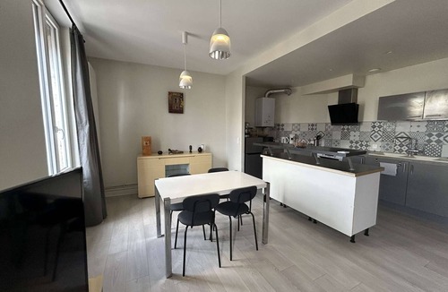 Laon Sud Apartment | Comfortable & Modern Apartment in Reims