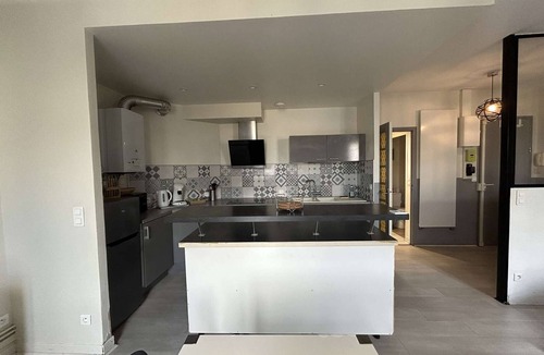 Laon Sud Apartment | Comfortable & Modern Apartment in Reims