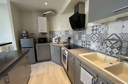 Laon Sud Apartment | Comfortable & Modern Apartment in Reims