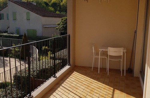 Le Beausset Apartment | Comme à la maison, 3-star furnished holiday accommodation
