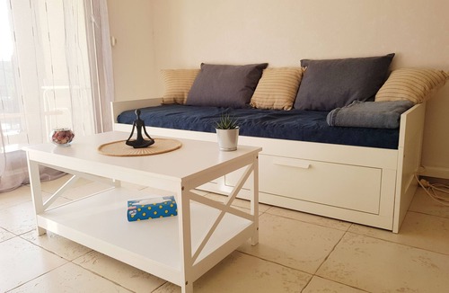 Le Beausset Apartment | Comme à la maison, 3-star furnished holiday accommodation
