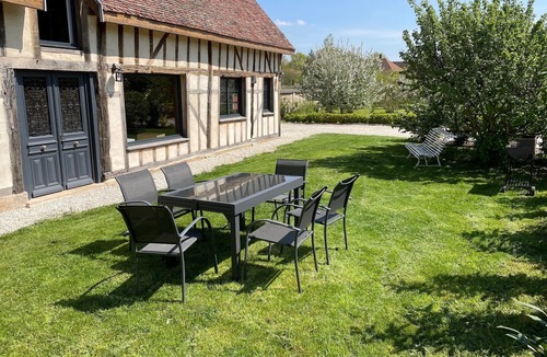 Montreuil-sur-Barse Cottage | Completely renovated character house near the lake