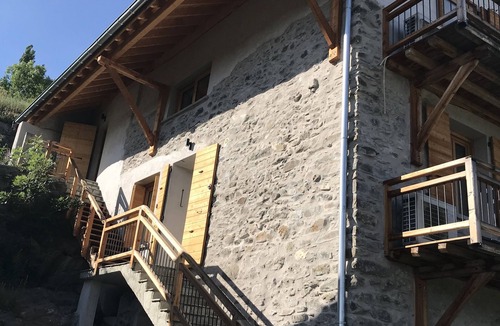 Puy-Saint-Andre Ski Chalet | Contemporary and Luxury Charming Chalet for 10 people