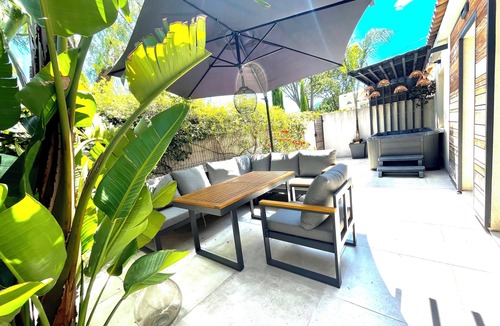 Sollies Pont House | Contemporary villa with SPA 15 minutes from the beach