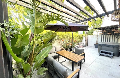 Sollies Pont House | Contemporary villa with SPA 15 minutes from the beach