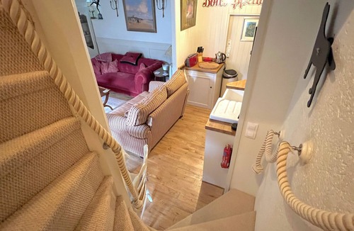 Lanvallay House | Cosy 3* Holiday Cottage at Dinan Port | Pet-Friendly | 2BR | La Petite Madeleine