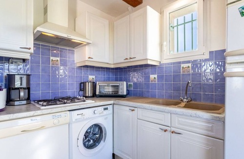 Le Brusc Apartment | Cosy apartment for 4 people with WIFI, TV and terrace
