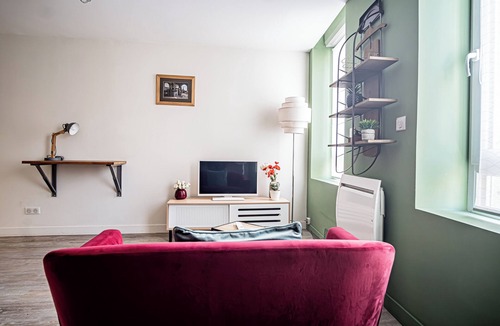 Hincmar Apartment | Cosy Apartment City Center Cathedral