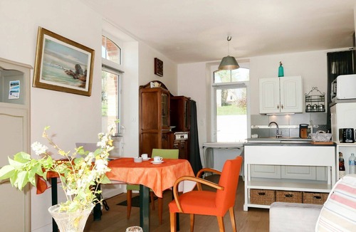 Saint-Cast-le-Guildo Apartment | Cosy apartment for 2 guests with WIFI, TV and terrace