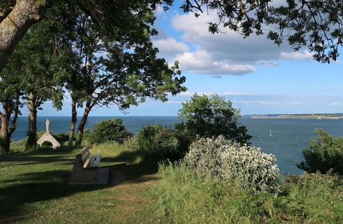 Saint-Cast-le-Guildo Apartment | Cosy apartment for 2 guests with WIFI, TV and terrace