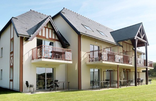 Sables-d'Or-les-Pins Apartment | Cosy apartment for 6 guests with pool, WIFI, TV, terrace and pets allowed
