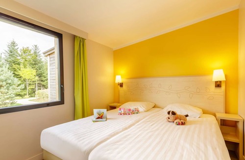 Hattigny House | Cosy apartment in villa for 8 guests with WIFI, pool, TV and terrace