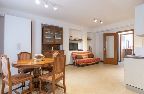 Desteglio Apartment | Cosy apartment for 4 people with WIFI, TV, balcony, pets allowed and panoramic view