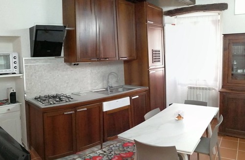 Orta San Giulio Apartment | Cosy apartment for 4 guests with WIFI, TV and pets allowed