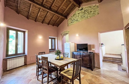 Valloria Apartment | Cosy apartment for 8 guests with pool, WIFI, TV, patio, pets allowed and panoramic view