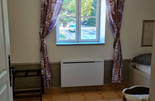 Saint-Priest House | Cosy double room overlooking the street in a charming house