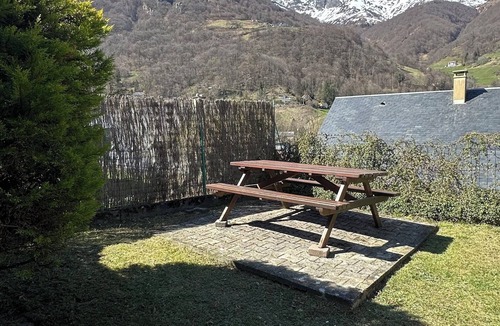 Cauterets Ski Chalet | Cosy little chalet at the entrance to Cauterets