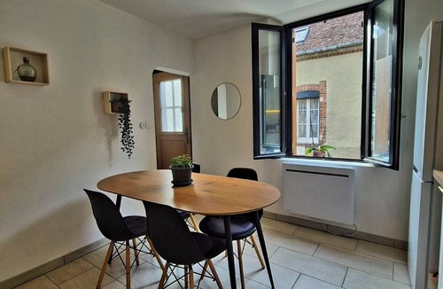 Sezanne House | Cosy townhouse Sézanne center, private parking netflix and premium