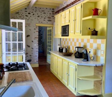 Nousty House | Cottage authentique et chaleureux entre Pau, Lourdes et les Pyrénées pour 7 personnes