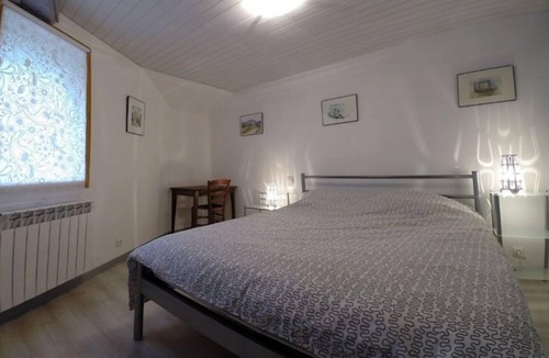 Dienville Cottage | Cottage close to Port-Dienville, in the heart of the village, by the river