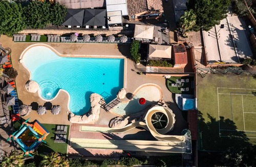 Sanary-sur-Mer Ski Chalet | Cottage for guests with limited mobility - 48 m² - 2 bedrooms, sleeps 4